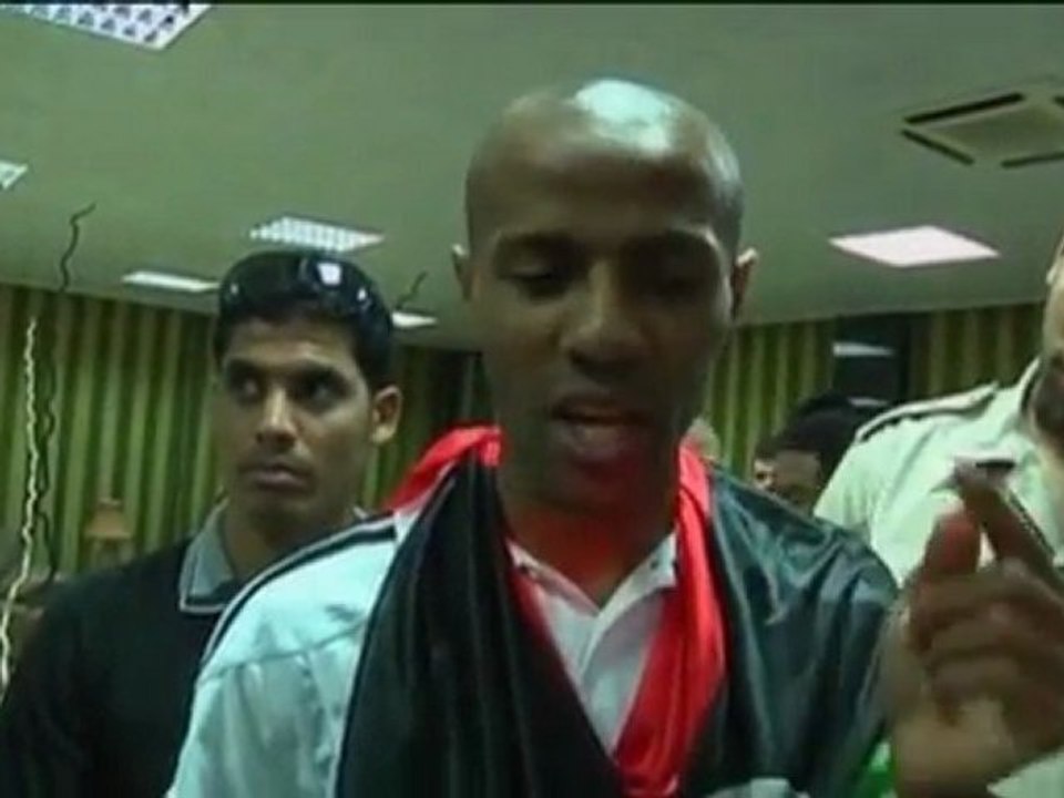 Lybische Fußballer siegen für neues Regime