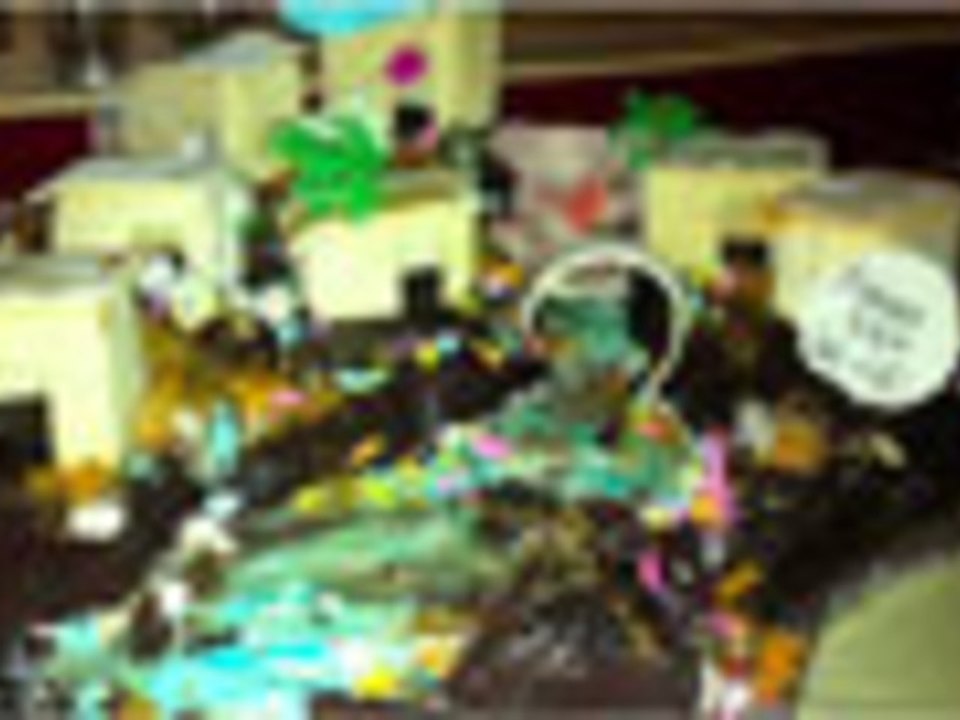 Comedy Show Jay Hind! Slum Cake - Celebrity Birthday Fad