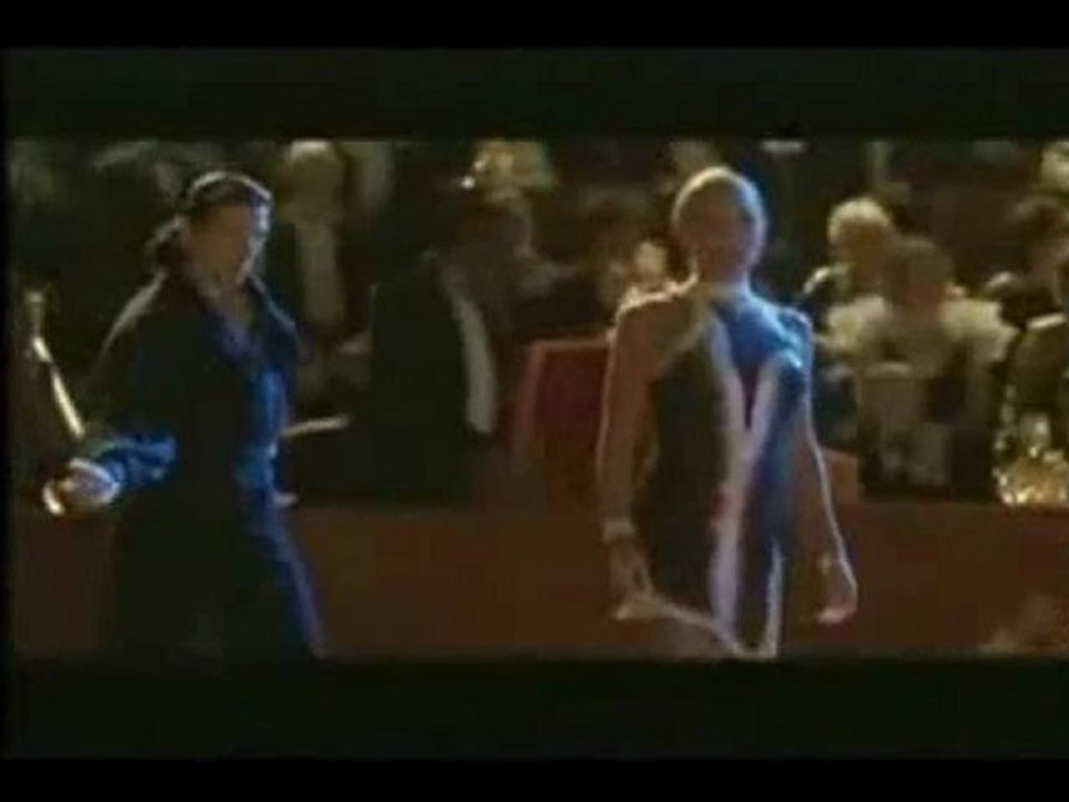 EBRU GÜNDEŞ - BEN AŞKI ÖLÜMSÜZ BİLENLERDENİM_(new)