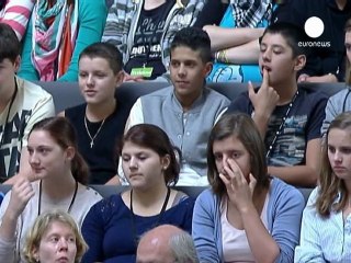 Merkel défend sa politique budgétaire et se félicite...