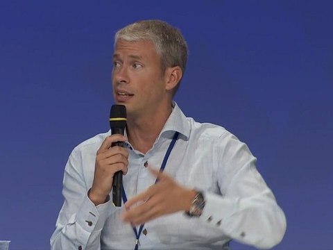 UMP - Franck Riester - Plénière sur la défense 1/2