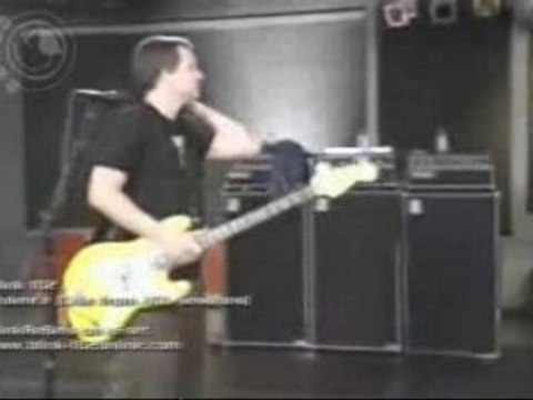 Blink 182 - Violence (Aol Sessions)