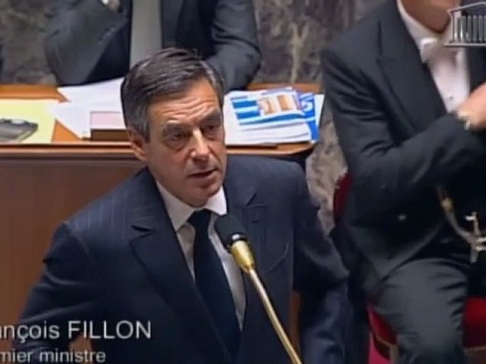 Fillon appelle au débat sur la règle d'or