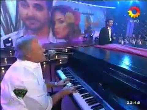 PAULA CHAVES - CUMPLE SORPRESA DE PETER A PAULA