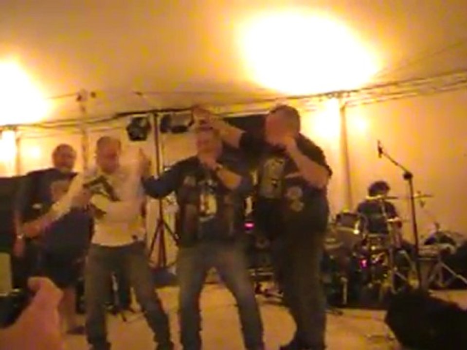 MOV027