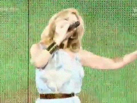 Kylie Minogue get outta my way & cant get you out of my head & love at first sight Live at Starfloor 30.10.2010