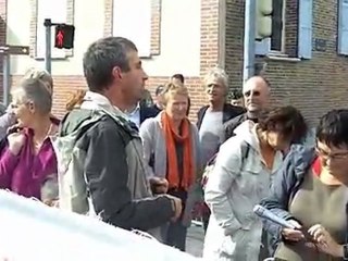 Les demandeurs d'asile manifestent devant la Préfecture
