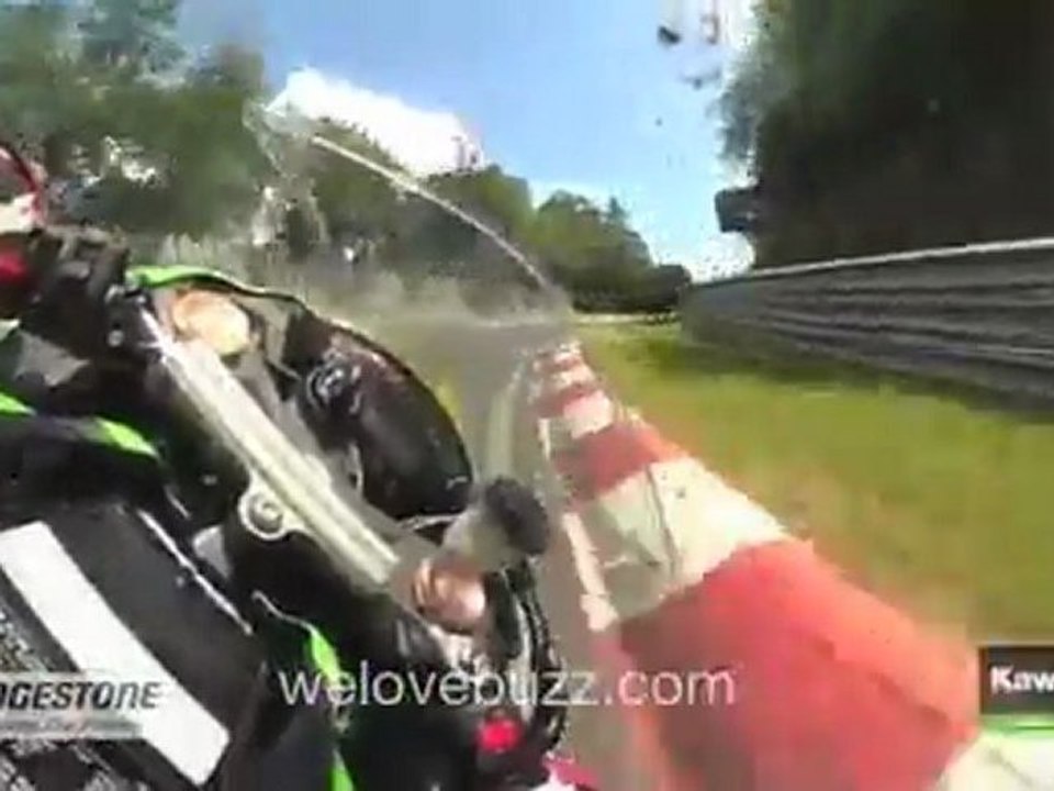 Tim Röthig pousse sa Kawasaki ZX-10R 2011 dans ses ...
