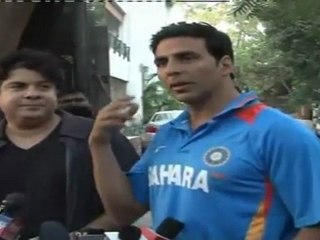 Sajid Khan & Akshay Kumar  At World Cup Celebration 2011