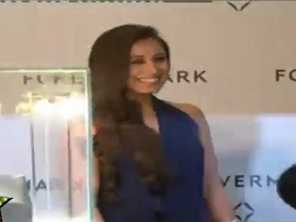 Hot Rani Mukherji Looks Killer Hot In Blue Sexy Dress At Forevermark