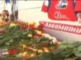 Llanto por la muerte de los jugadores del Lokomotiv de hockey