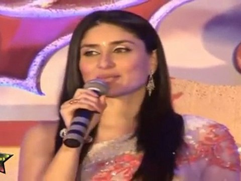 Hot Kareena Kapoor Offers Somthing Hot For Men At Wedding Carnival