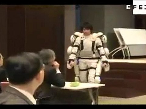 Japoneses presentan su traje robot
