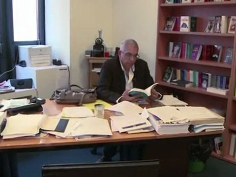 Il y a la version officielle de l'enquête sur les attentats du 11 septembre. Et il y a ceux qui n'y croient pas, qui mettent en avant les invraisemblances, mensonges, omissions ou absence de réponses de l'administration Bush. Grâce à Internet