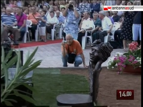TG 14.07.10 Don Tonino Bello, a Palo una statua in suo onore