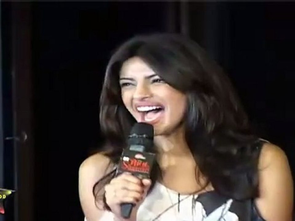 Hot Priyanka Chopra Flaunts Her Sexy Body At MTV's Comedy Store