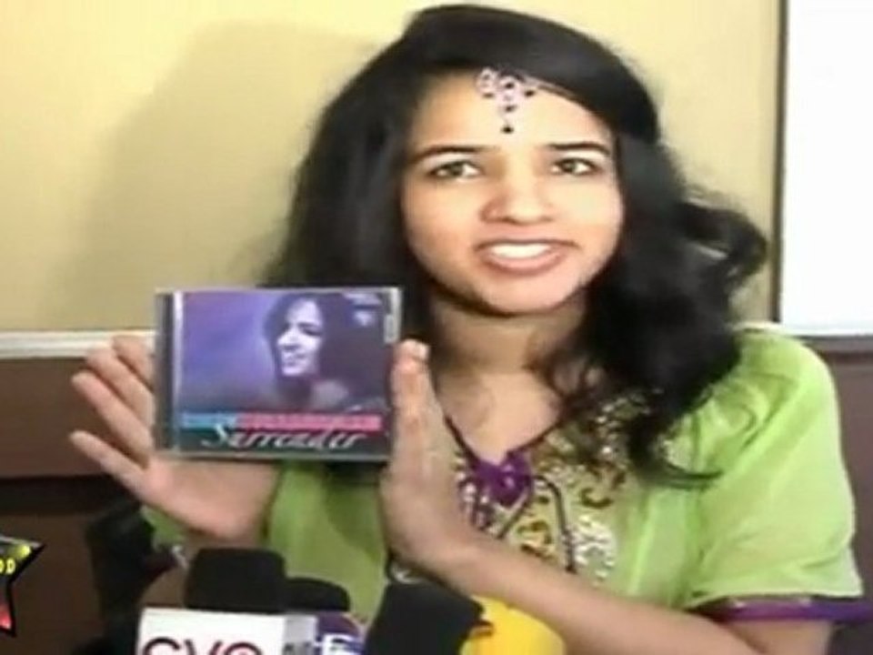 The Cute Young Singer Bindu Subramaniam Posing For The Camera.
