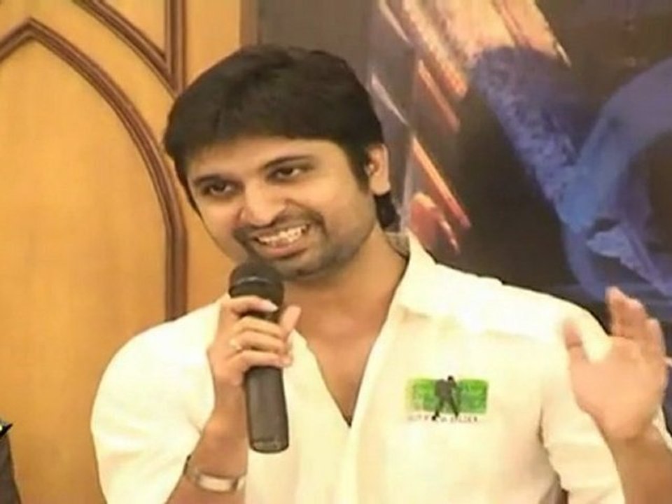 Vipul thanking Suresh Bhagat For Giving Him break In 'A Strange Love story'