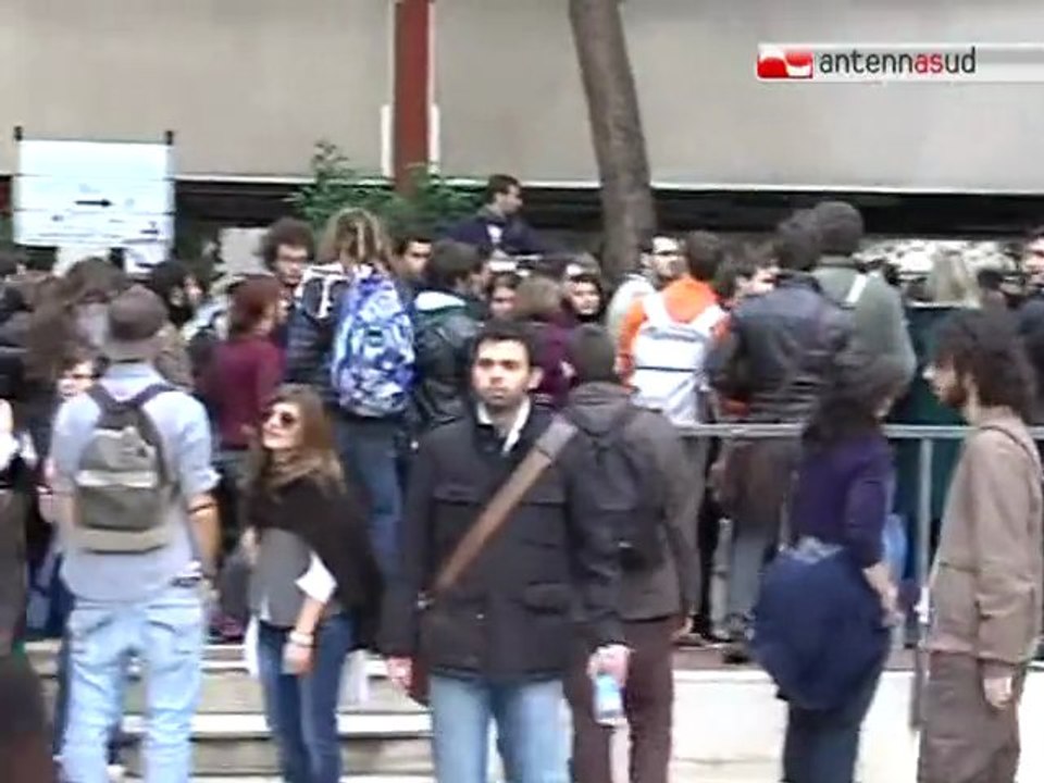 TG 29.11.10 Riforma Gelmini, gli studenti si preparano al braccio di ferro