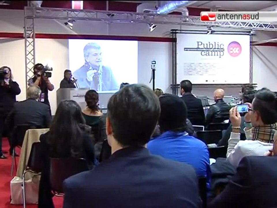 TG 03.12.10 Vendola al Public Camp: "Wikileaks è entrato nelle stanze segrete del potere"