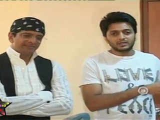 "Double Dhamaal" Cast In Super Funny Mood At Sets Of "Entertainment Ke Liye Kuch Bhi Karega"