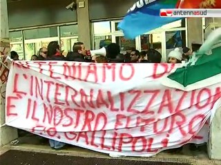 TG 08.01.11 La triplice mette Vendola spalle al muro