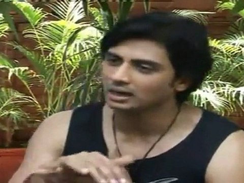 Kirti Kulhari Talks About Her Smooch With Kalki Koechlin In Movie Shaitan