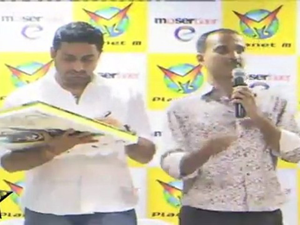 DVD Launch Dum Maaro Dum Rohan Sippy & Abhishek Bachchan   05