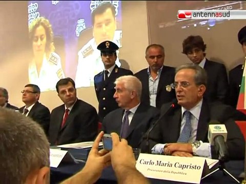 TG 12.07.11 Clonavano bancomat e carte di credito, smantellata organizzazione