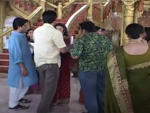 Very Hot Abha & Shelly On Location Shoot Of Yanha Mei Ghar Ghar Kheli