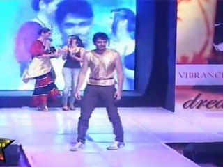 HOT MODELS ON RAMP IN FASHION SHOW