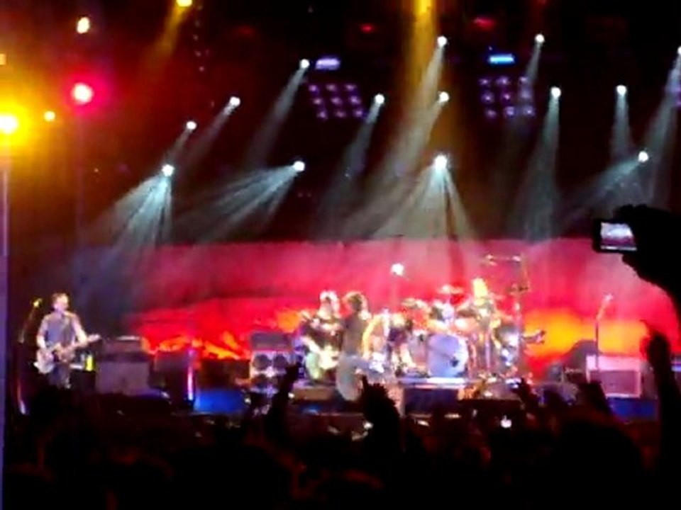 Pearl Jam -  Bee Girl + Betterman live 2009 Berlin Wuhlheide