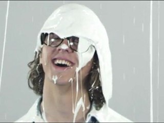 Restez connecté avec le BlackBerry 3G blanc!