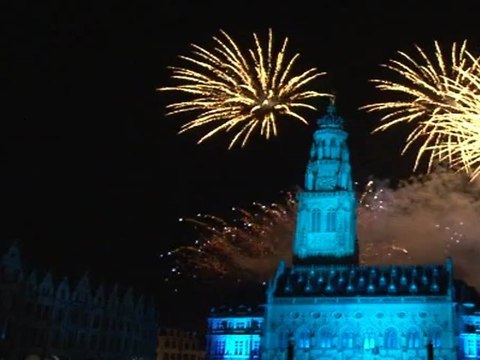 L'EMBRASEMENT DU BEFFROI A ARRAS - LES 7 MERVEILLES DU MONDE