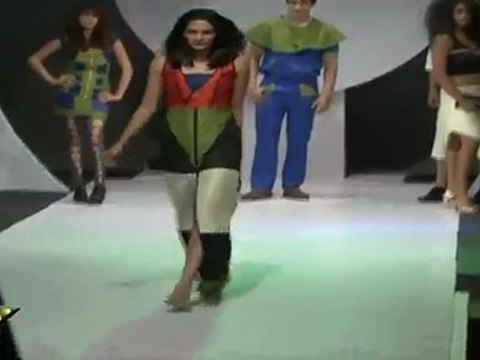 HOT MODELS ON RAMP IN TASSEL Designer's Awards 2011 - 33.mp4