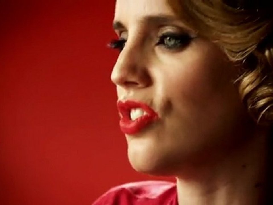 Anna Calvi - "Suzanne & I" by Romain Chassaing