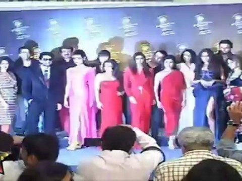 Hot & Sexy Babe Amisha PAtel,Neha Dhupia At Blender Pride Fashion Tour