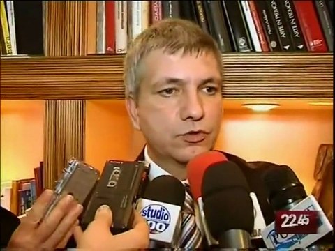 TG 29.12.09 Regionali, sulla legge elettorale Vendola gela Emiliano