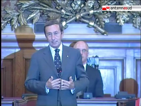 29.10.10 Bari, chiavi della città a Fini: il discorso del Presidente della Camera