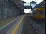 یک دهم ثانیه تا له شدن زیر قطار  boy cheats death