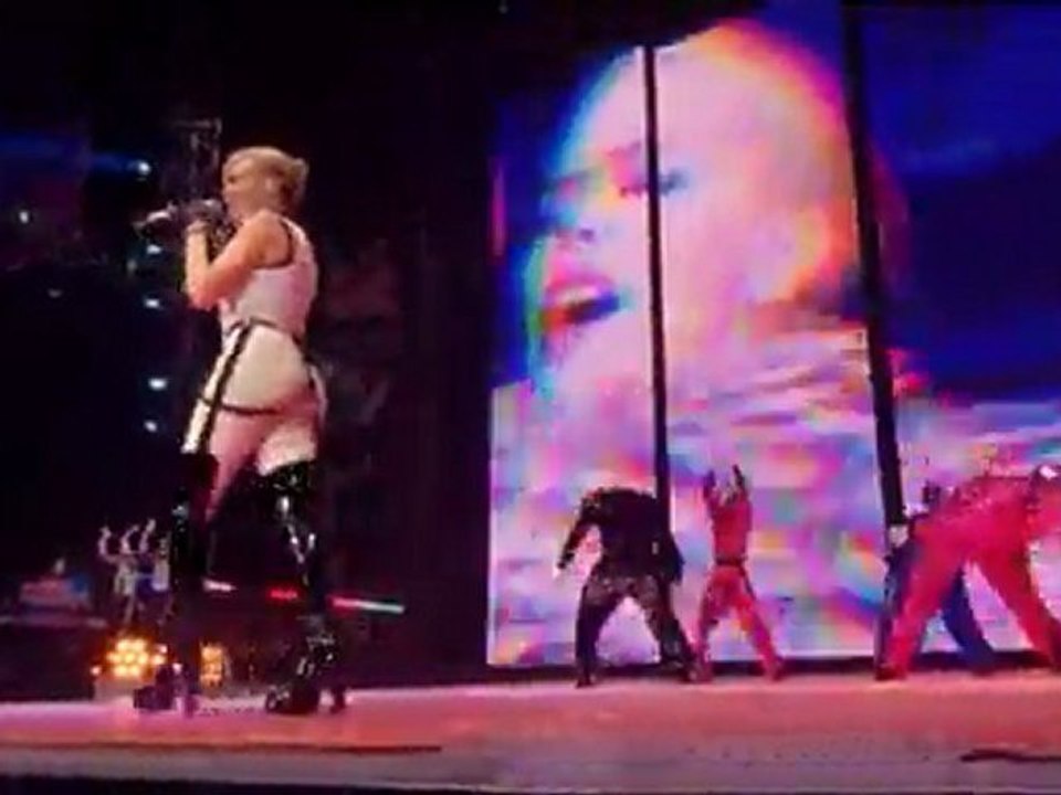 Kylie Minogue - In My Arms live -  2008 - Kylie X Tour London