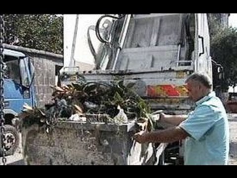 Napoli - Rifiuti, navi in partenza per l'Olanda