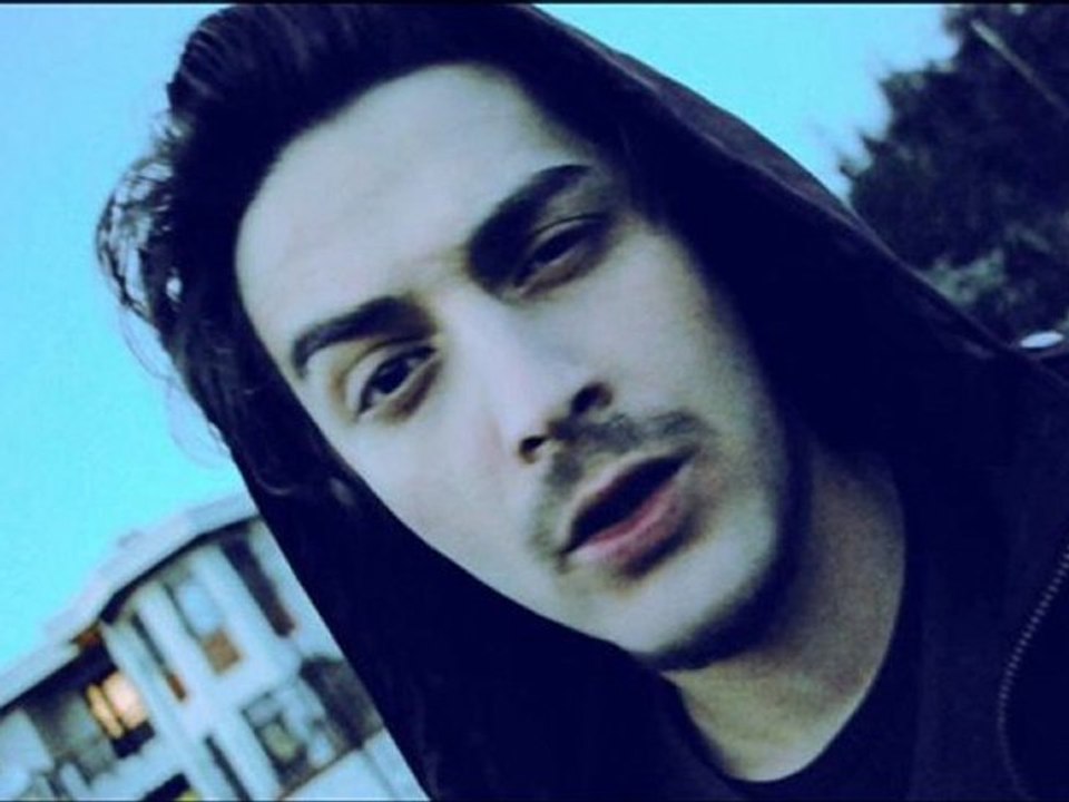 Şehinşah & Hayki & Fieber - Ekmek, Yoğurt, Gaz Yağı, Soğ...