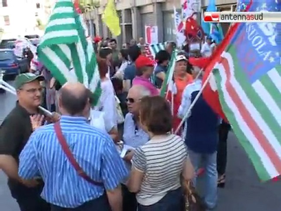 TG 07.07.11 Tagli alla scuola, per i sindacati "è giunta l'ora di dire basta"