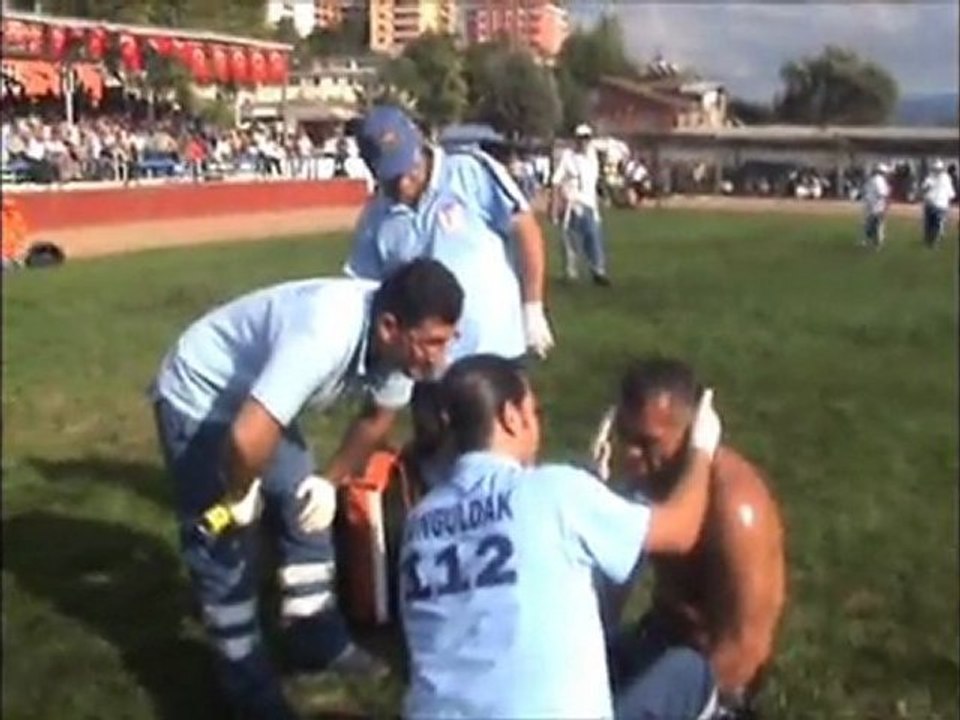 26.Geleneksel Yağlı güreşleri 2011 büyükorta 5