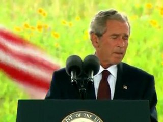 Bush honors 9/11 victims