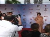 Jessica Alba y Antonio Banderas triunfan en los premios Alma