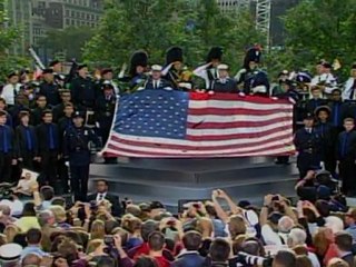 Obama, Bush mark moment of silence at Ground Zero