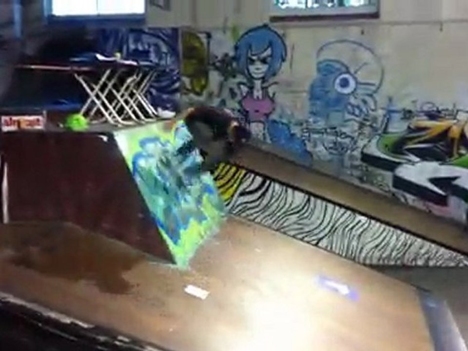 heel back wall