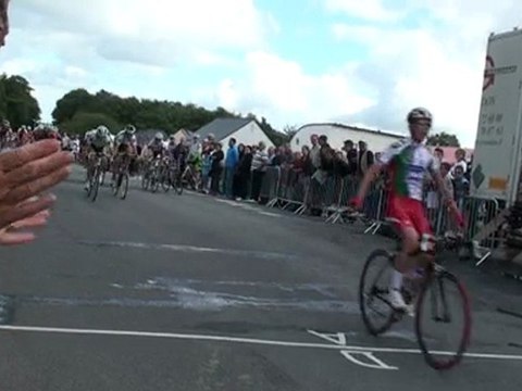 Arrivée à ALLAIRE des minimes